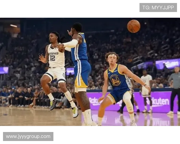 KD险避技犯引热议 勇士再现名场面 雷霆旧伤被揭韦伯时刻重演 KD险避技犯引热议 勇士再现名场面 雷霆旧伤被揭韦伯时刻重演